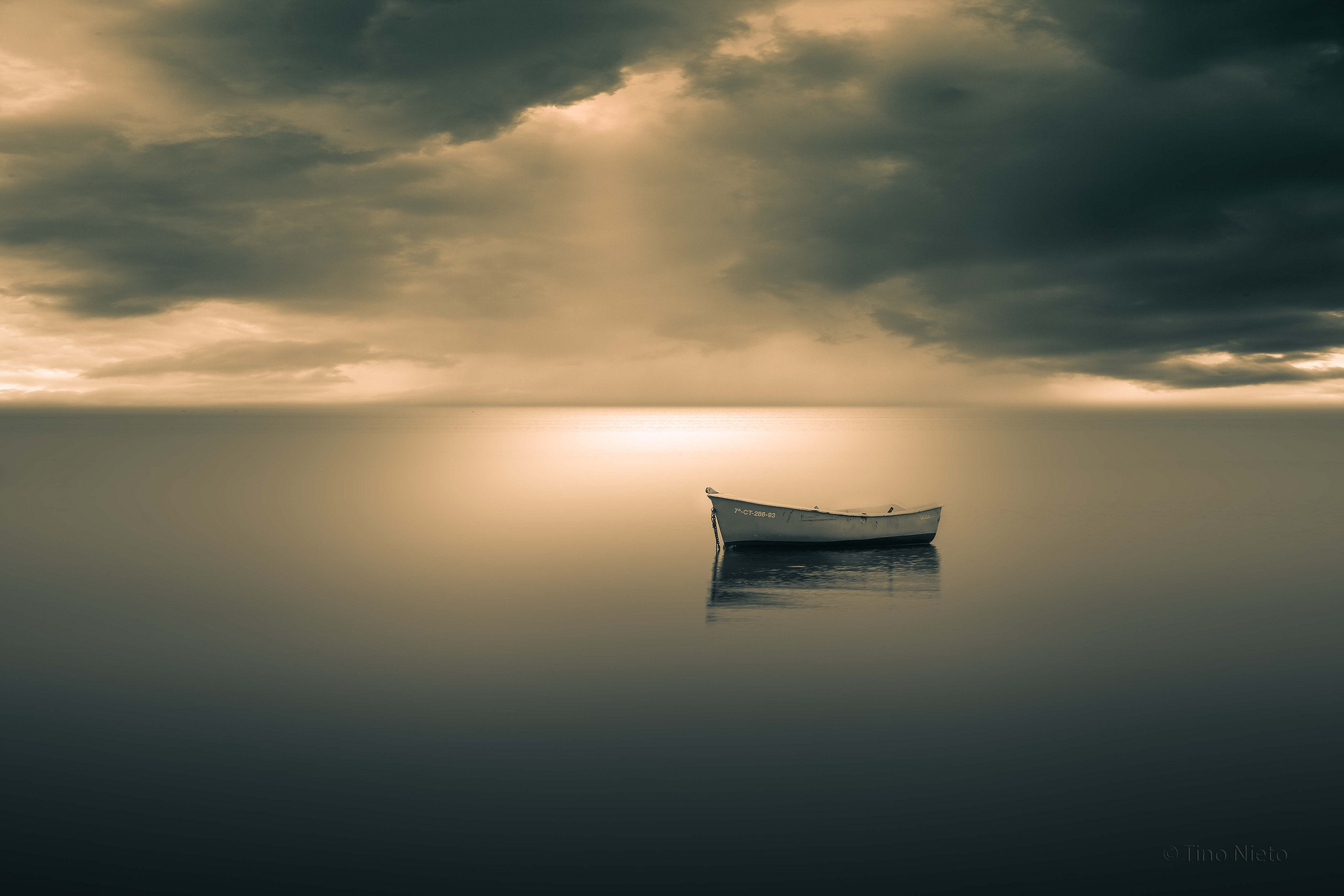 лодка море облака горизонт