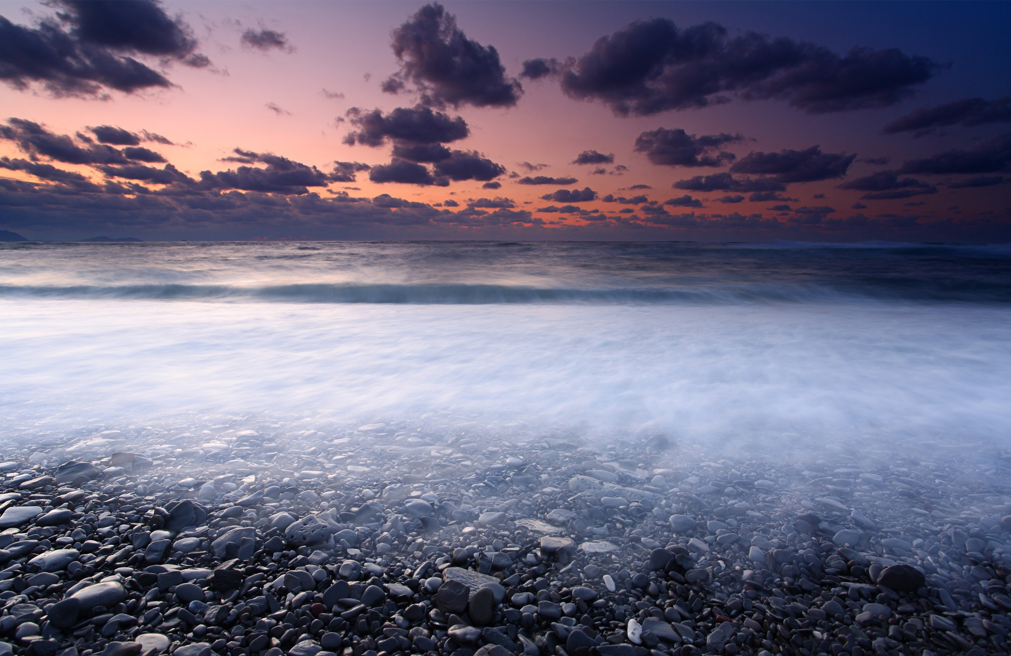 море небо берег облака камни